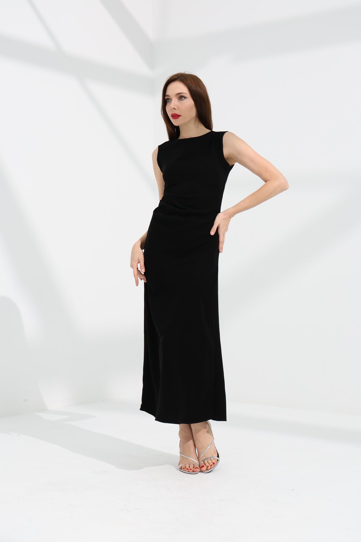 Minimal Waist Dress | فستان مخصّر ناعم