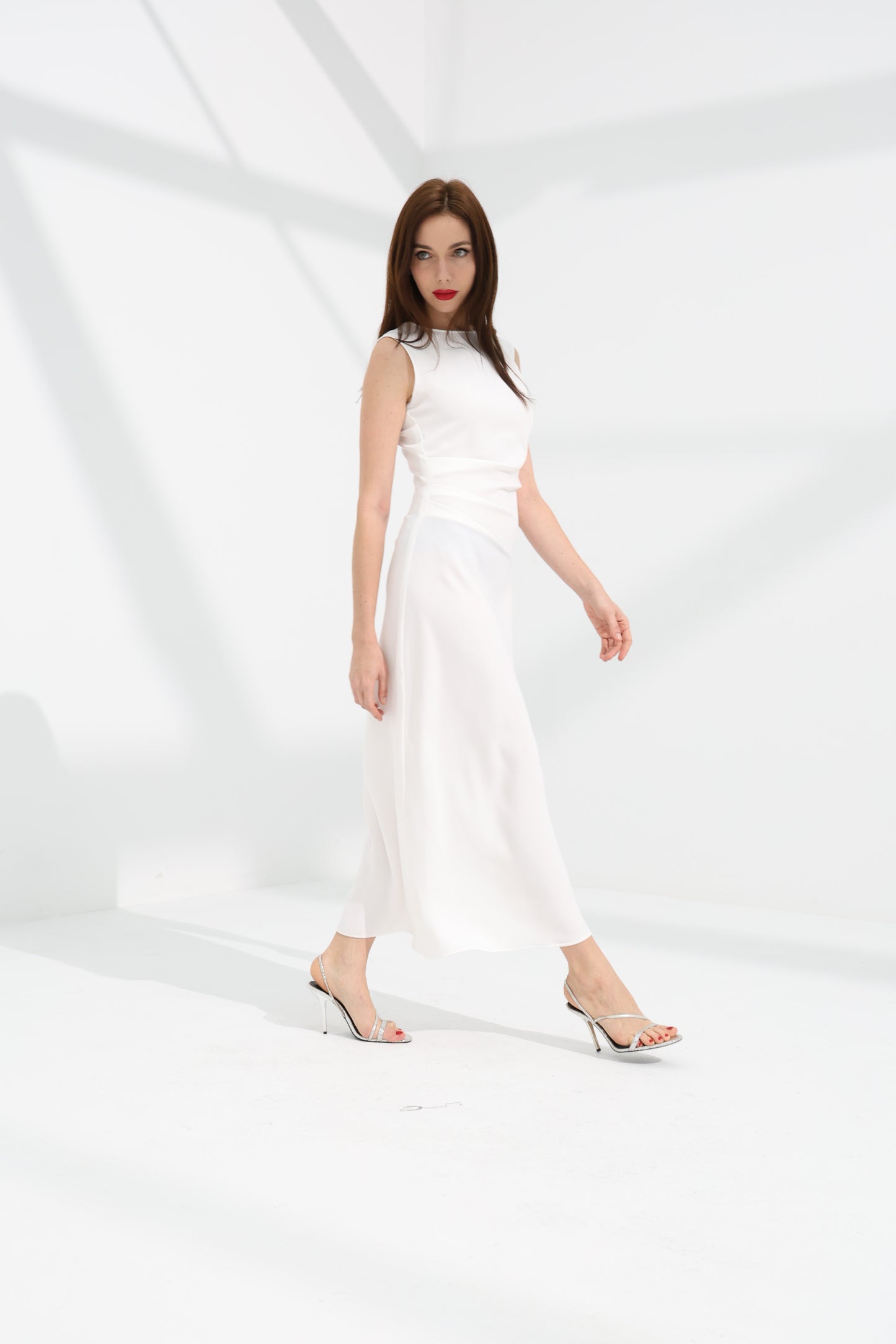 Minimal Waist Dress | فستان مخصّر ناعم