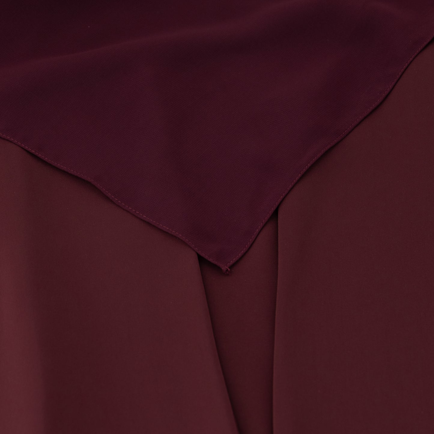 Maroon Abaya | عباية عنابيه