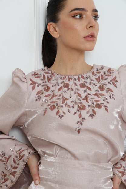 Leaves Skirt with Artistic Flair | تنورة ليفز بالطابع الفني